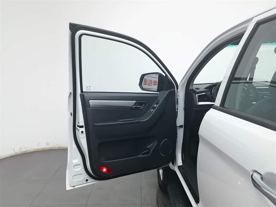 JAC 2023 car image #15