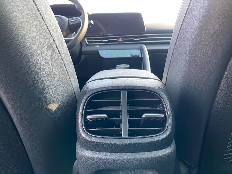 Hyundai Elantra 2022 car image #15