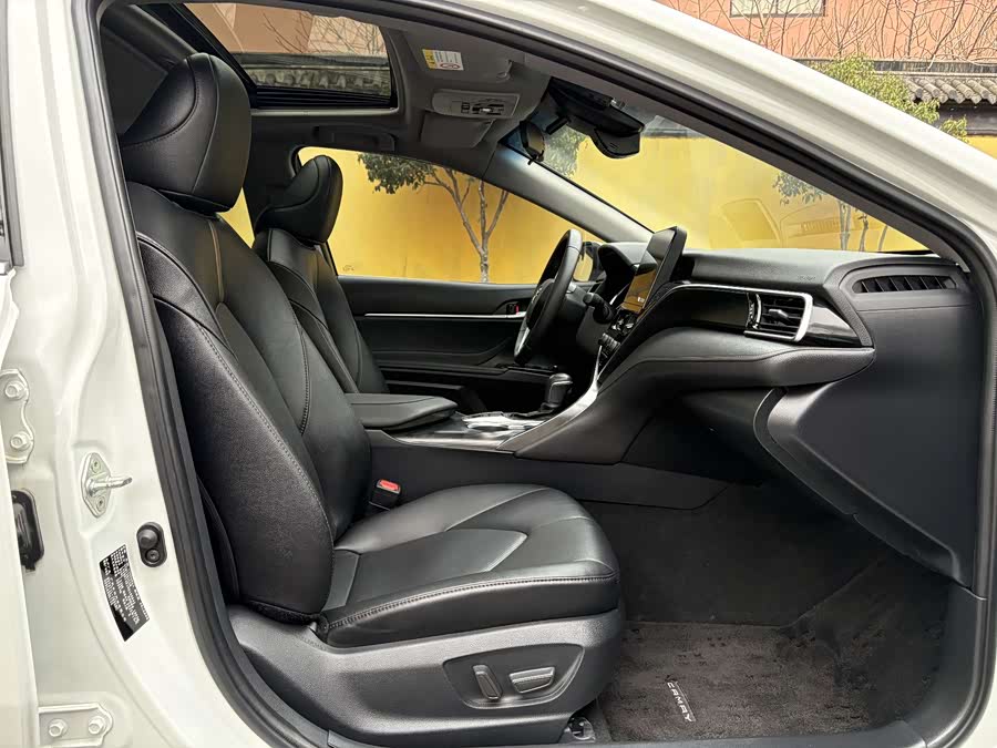 Toyota Camry 2022 car image #15