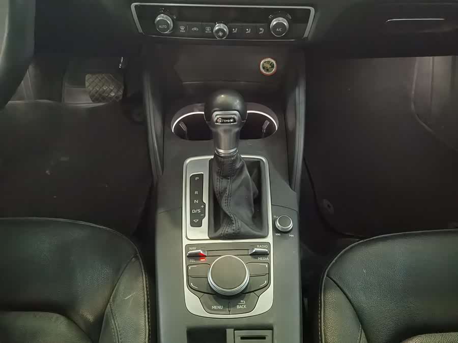 Audi A3 2018 car image #15