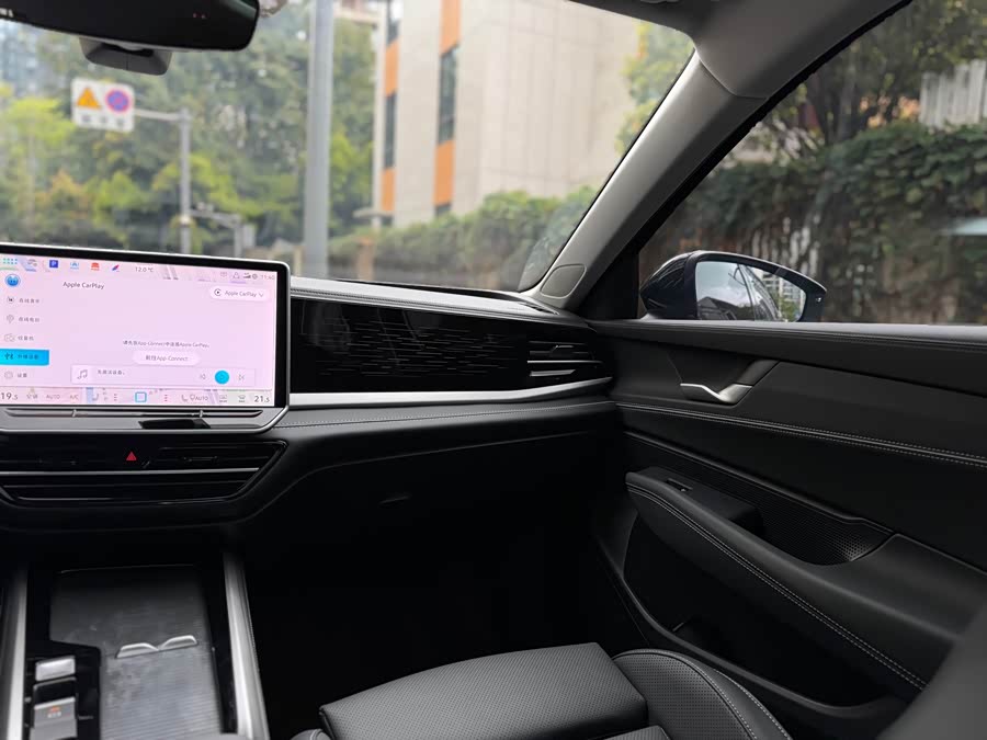 Volkswagen Passat 2025 car image #15