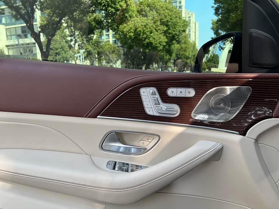 Mercedes-Benz Maybach GLS 2023 car image #15