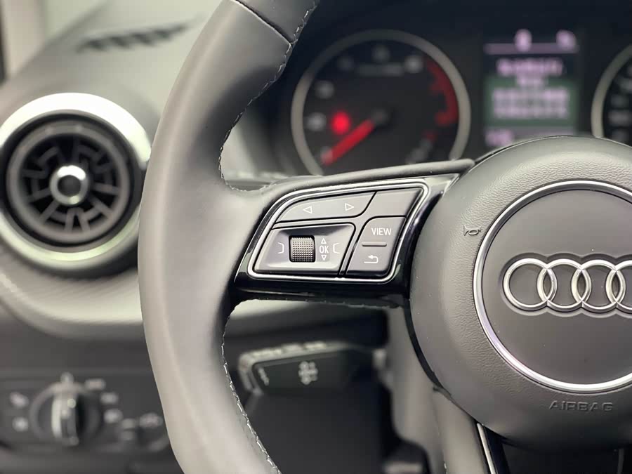 Audi Q2L 2022 imagem de carro #15