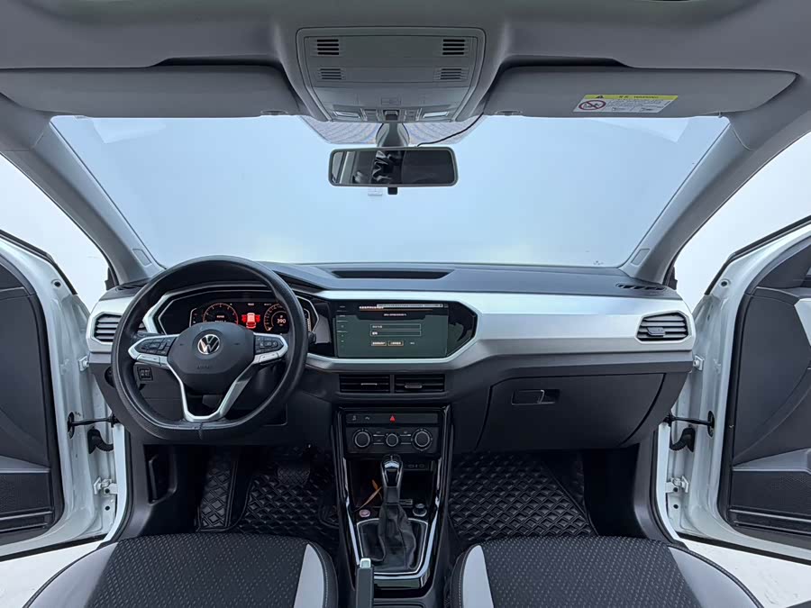 Volkswagen Tacqua 2022 car image #15