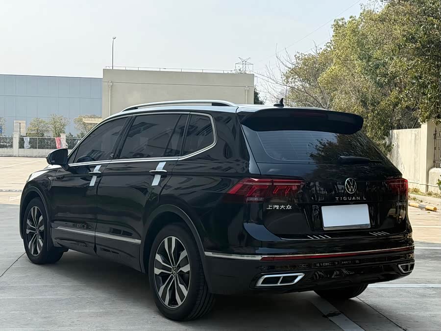 Volkswagen Tiguan L 2021 car image #15