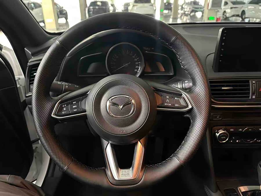 Mazda CX-4 2023 car image #15