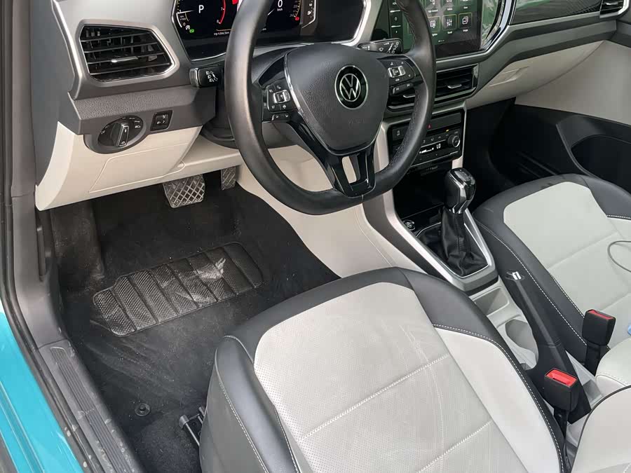 Volkswagen T-Cross 2022 car image #15
