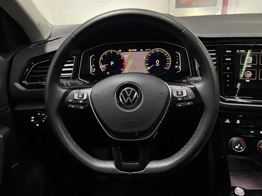 Volkswagen T-Roc 2023 #15 Volkswagen T-Roc 2023 car image #15