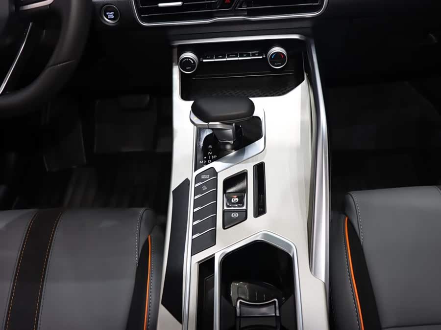 GEELY Coolray 2024 car image #15