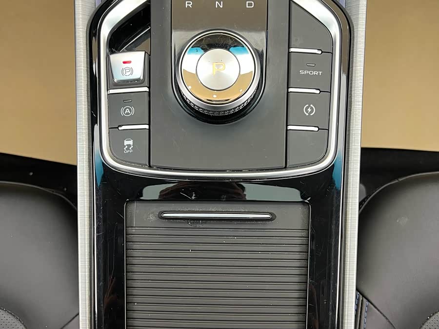 GEELY Emgrand GSe 2018 car image #15