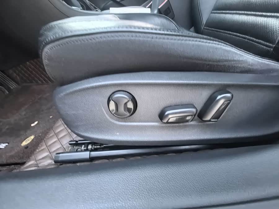 Volkswagen Passat 2011 изображение автомобиля #15