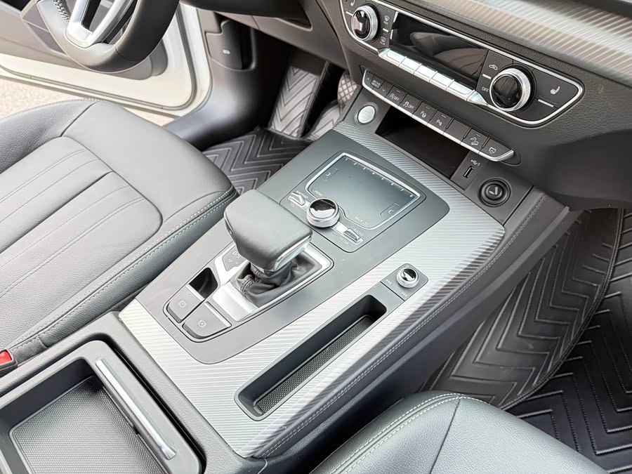 Audi Q5L 2020 صورة سيارة #15