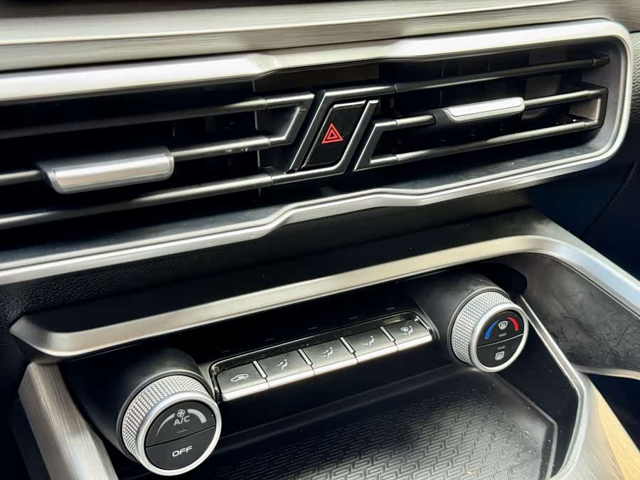 GEELY Coolray 2021 immagine di auto #15