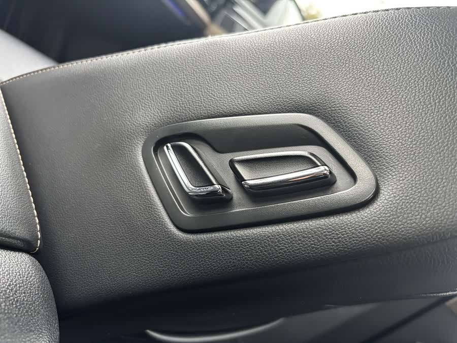 Volkswagen Passat 2021 car image #15