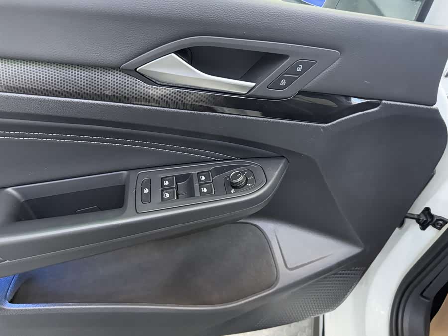 Volkswagen Golf 2022 car image #15