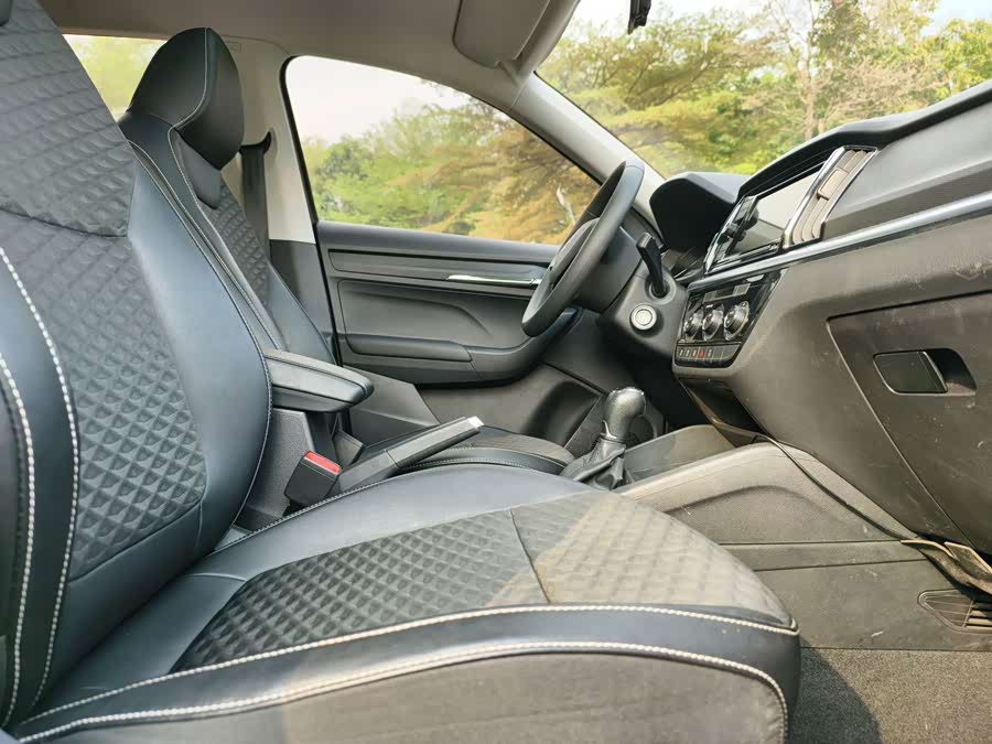 Skoda Kamiq 2020 صورة سيارة #15