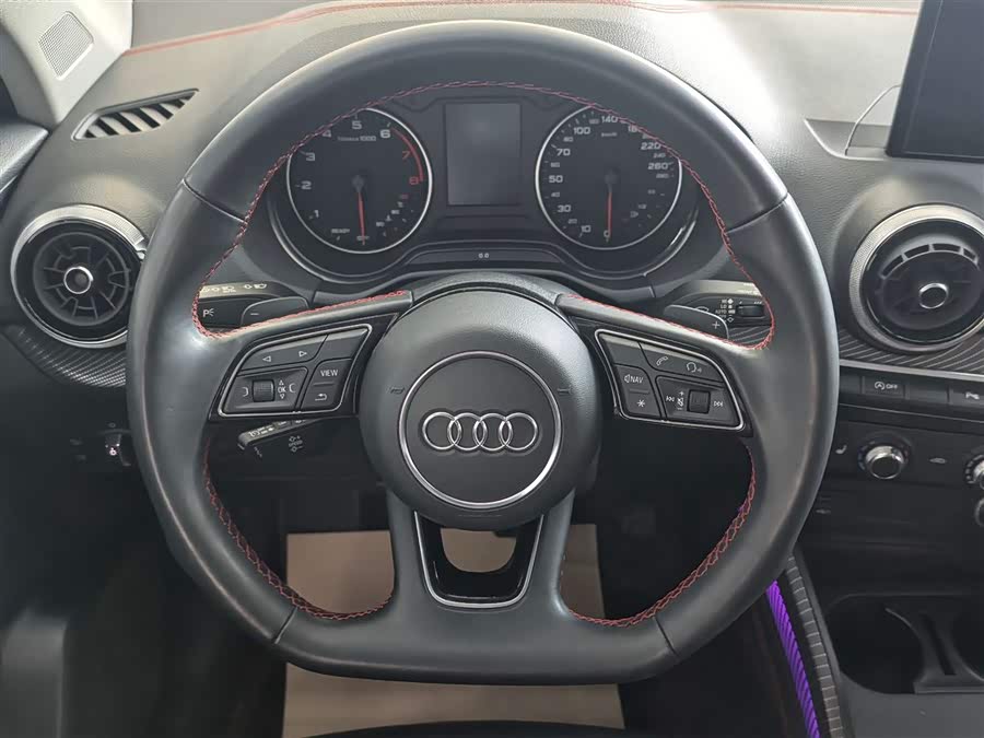 Audi Q2L 2023 imagem de carro #15