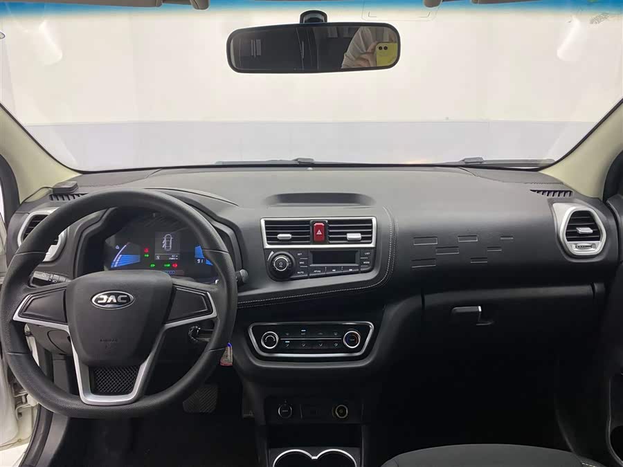 JAC 2019 car image #15