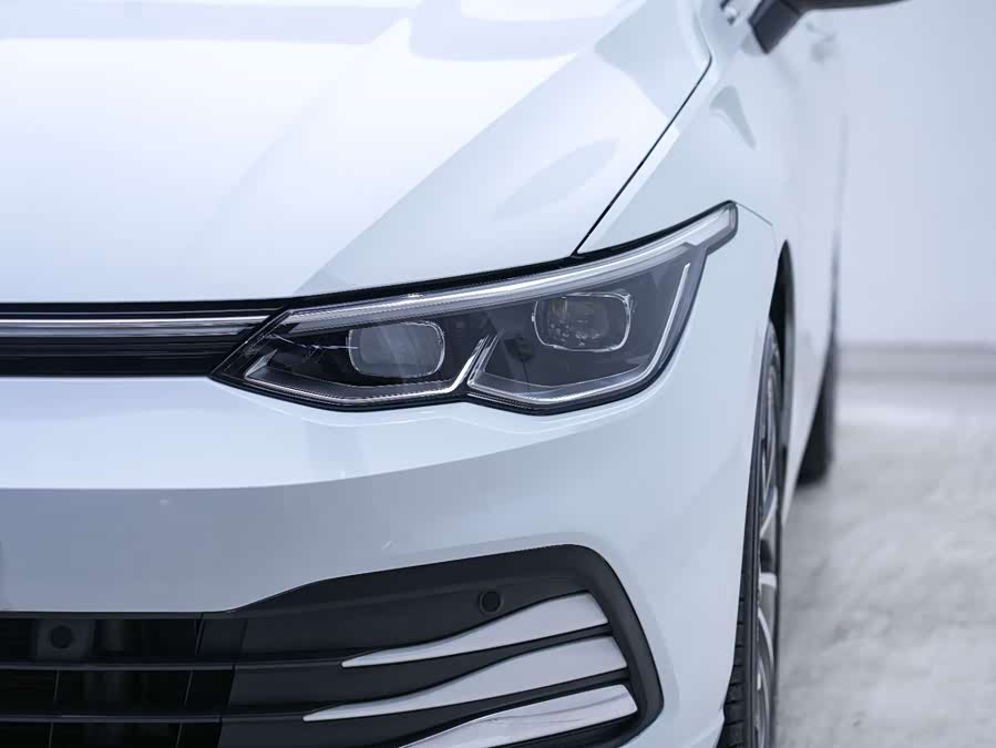 Volkswagen Golf 2022 car image #15
