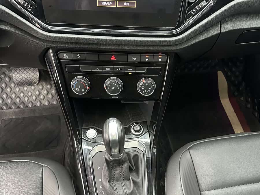 Volkswagen T-Roc 2022 car image #15