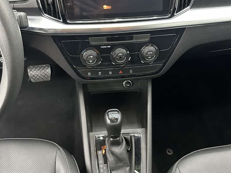 Skoda Kamiq 2023 immagine di auto #15