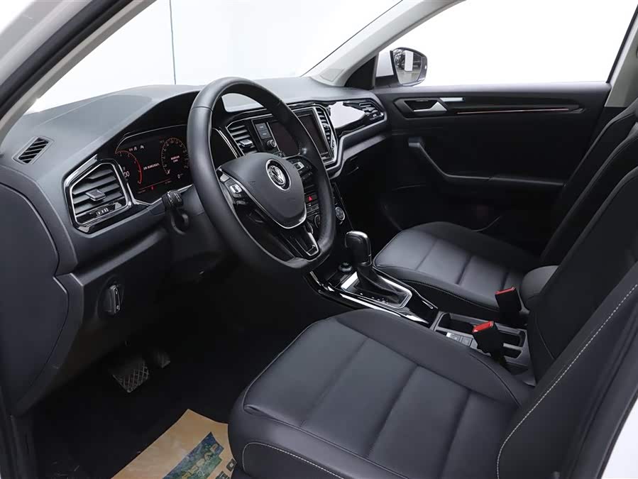 Volkswagen T-Roc 2020 car image #15