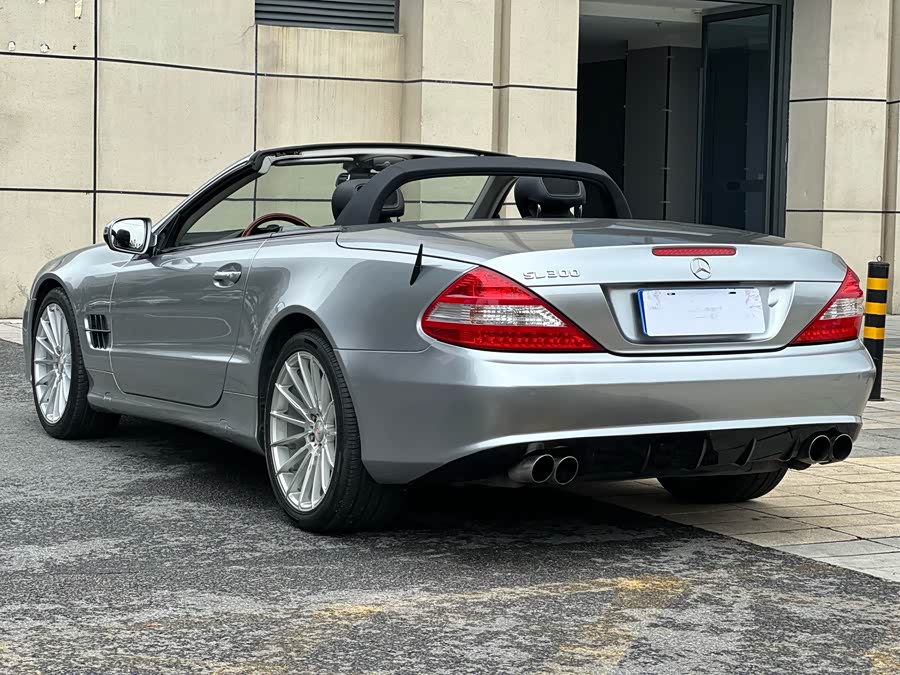 Mercedes-Benz SL Class 2010 car image #15