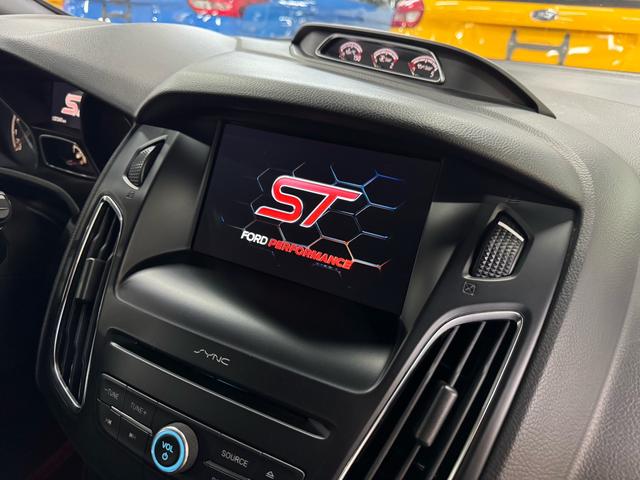 Ford Focus (Imported) 2017 car image #15