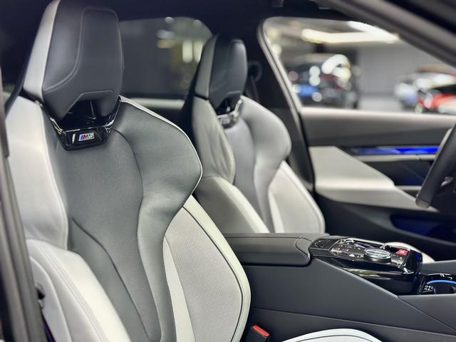 BMW M5 New Energy 2025 immagine di auto #15