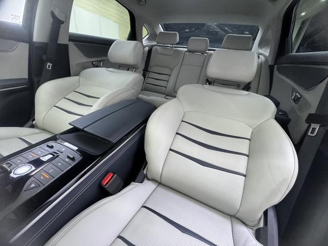 BYD e9 2021 #15 BYD e9 2021 car image #15