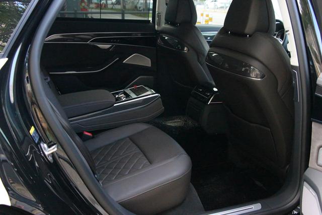 Audi S8 2022 immagine di auto #15