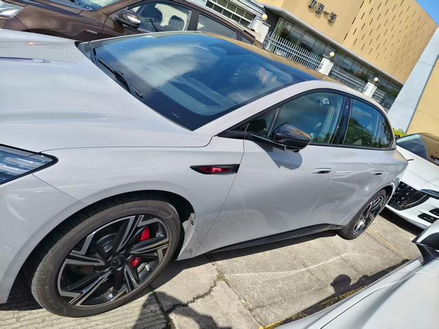 HongQi EH7 2024 #15 HongQi EH7 2024 car image #15