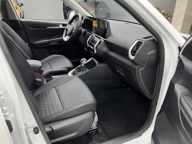 Kia Sonet 2024 immagine di auto #15