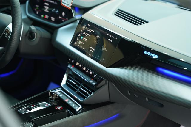 Audi RS e-tron GT 2023 car image #15