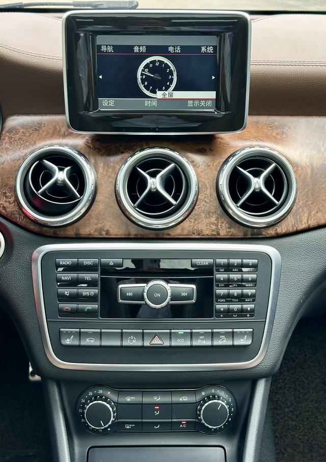 Mercedes-Benz GLA Class (Imported) 2015 car image #15