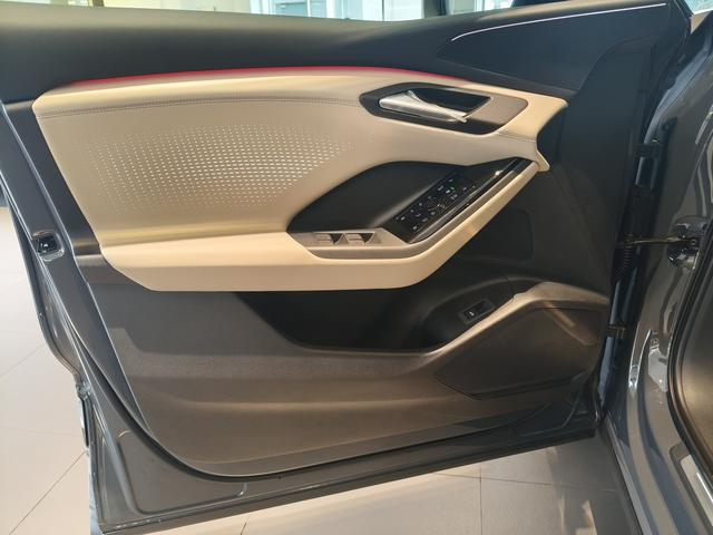 Audi Q6L Sportback e-tron 2025 car image #15