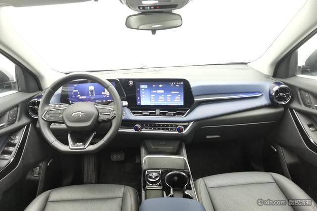 Chevrolet Equinox Plus 2024 car image #15