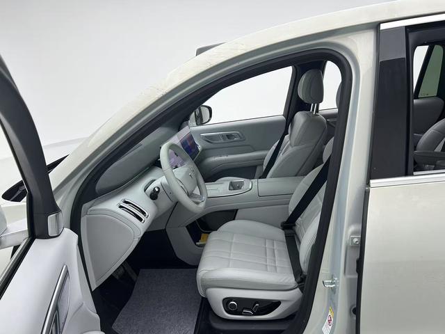 Deepal S09 2025 car image #15