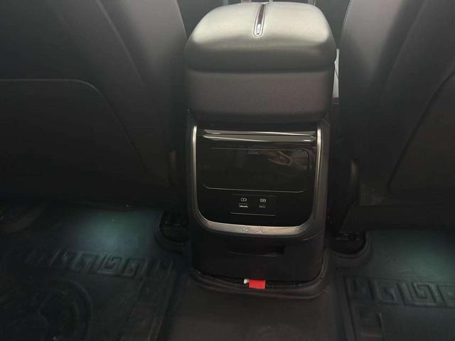 HongQi HS7 PHEV 2024 #15 HongQi HS7 PHEV 2024 car image #15