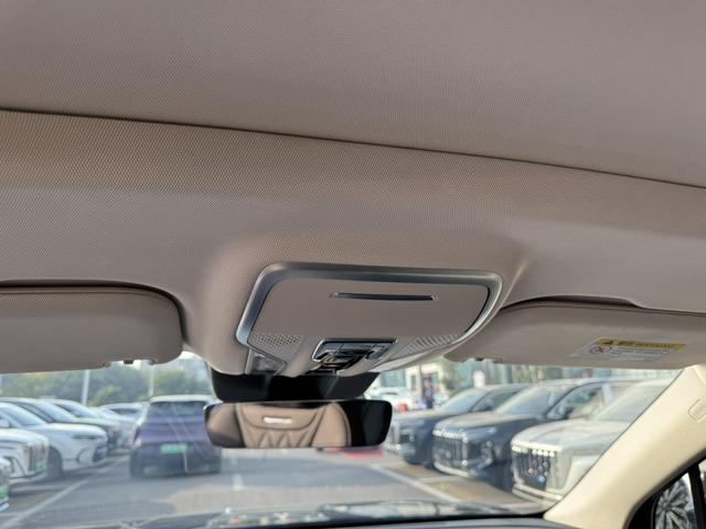 HongQi HS7 PHEV 2024 #15 HongQi HS7 PHEV 2024 car image #15