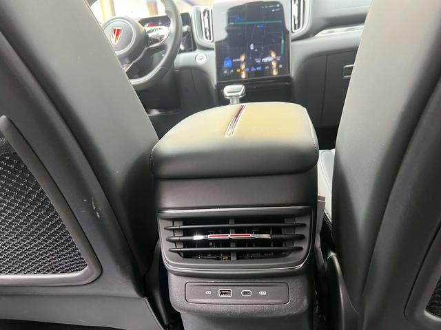 HongQi HS3 2023 car image #15