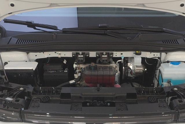 零跑汽车 零跑B01 2025 汽车图片 #15