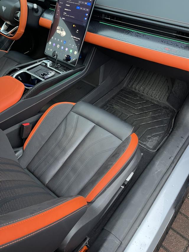 哪吒汽车 哪吒GT 2023 汽车图片 #15