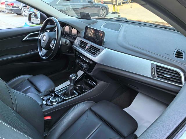 BMW 1 Series 2018 صورة سيارة #15