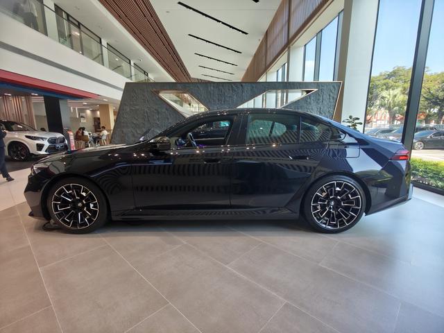 BMW M5 New Energy car image #15