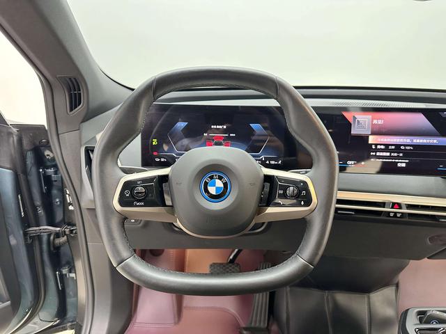 BMW iX 2023 car image #15