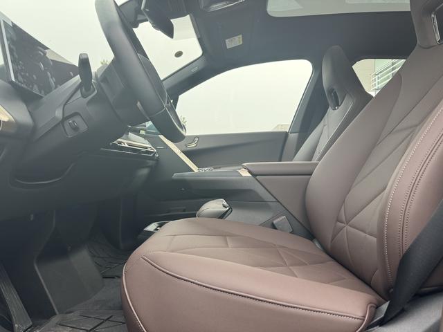 BMW iX car image #15