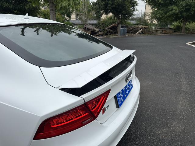 Audi S7 2016 car image #15