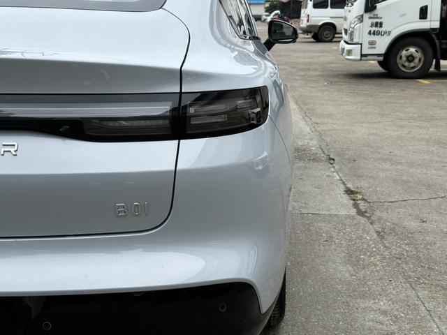 零跑汽车 零跑B01 2025 汽车图片 #15