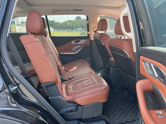 HongQi HS7 PHEV 2025 car image #15